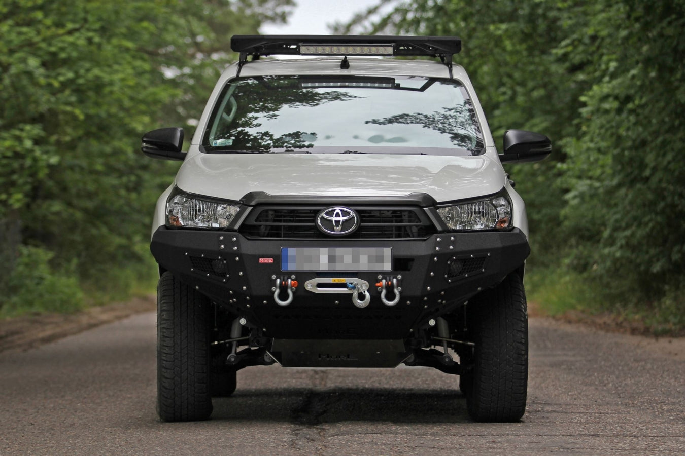 Pare-chocs treuil Toyota Hilux 8 REVO 2020+