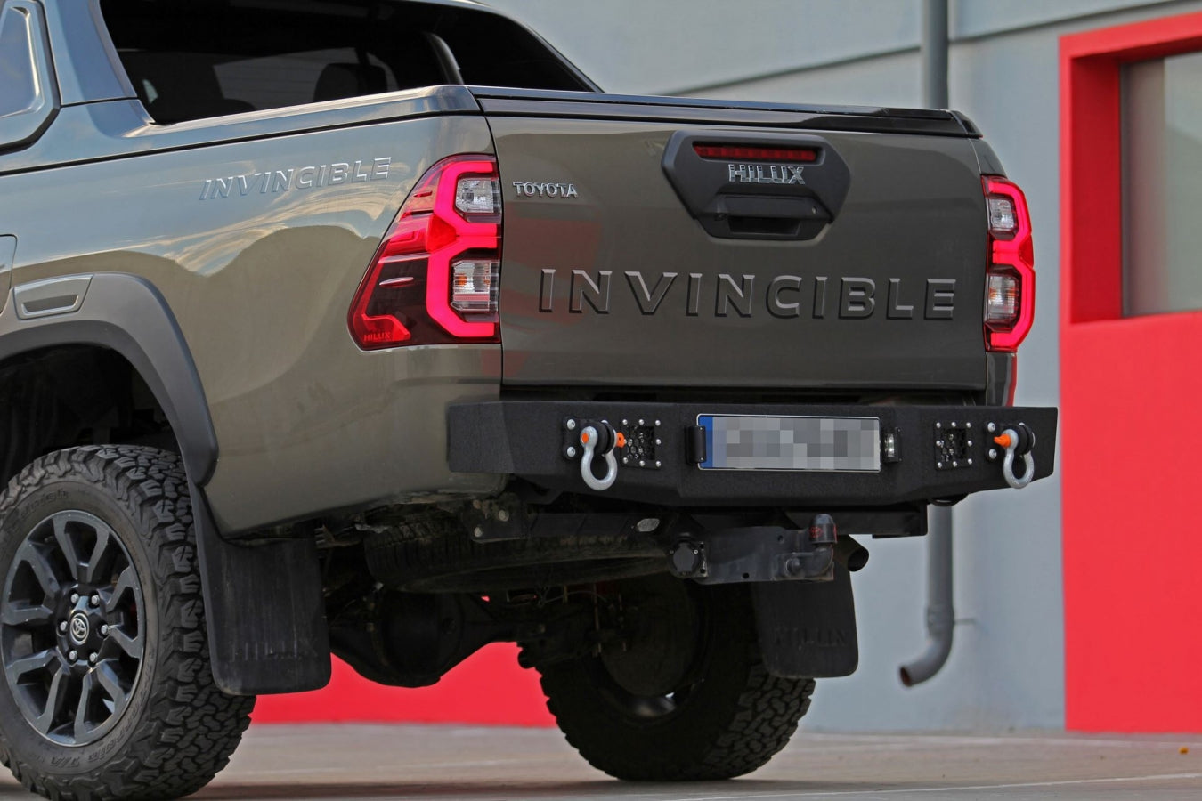 Stahl-Heckstoßstange Toyota Hilux 8 Revo