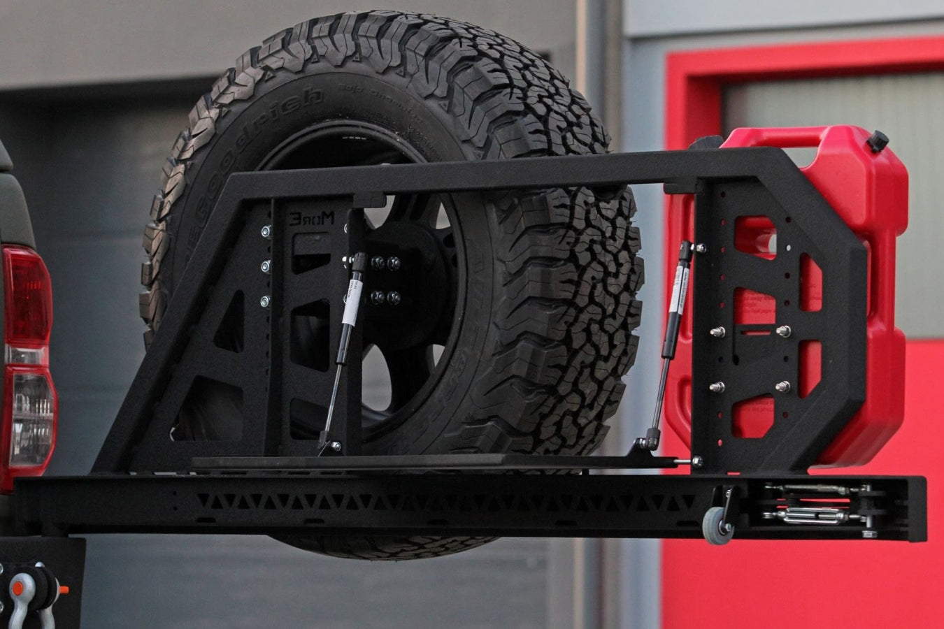 Support de roue de secours pour pare-chocs MorE 4x4 Pick-up