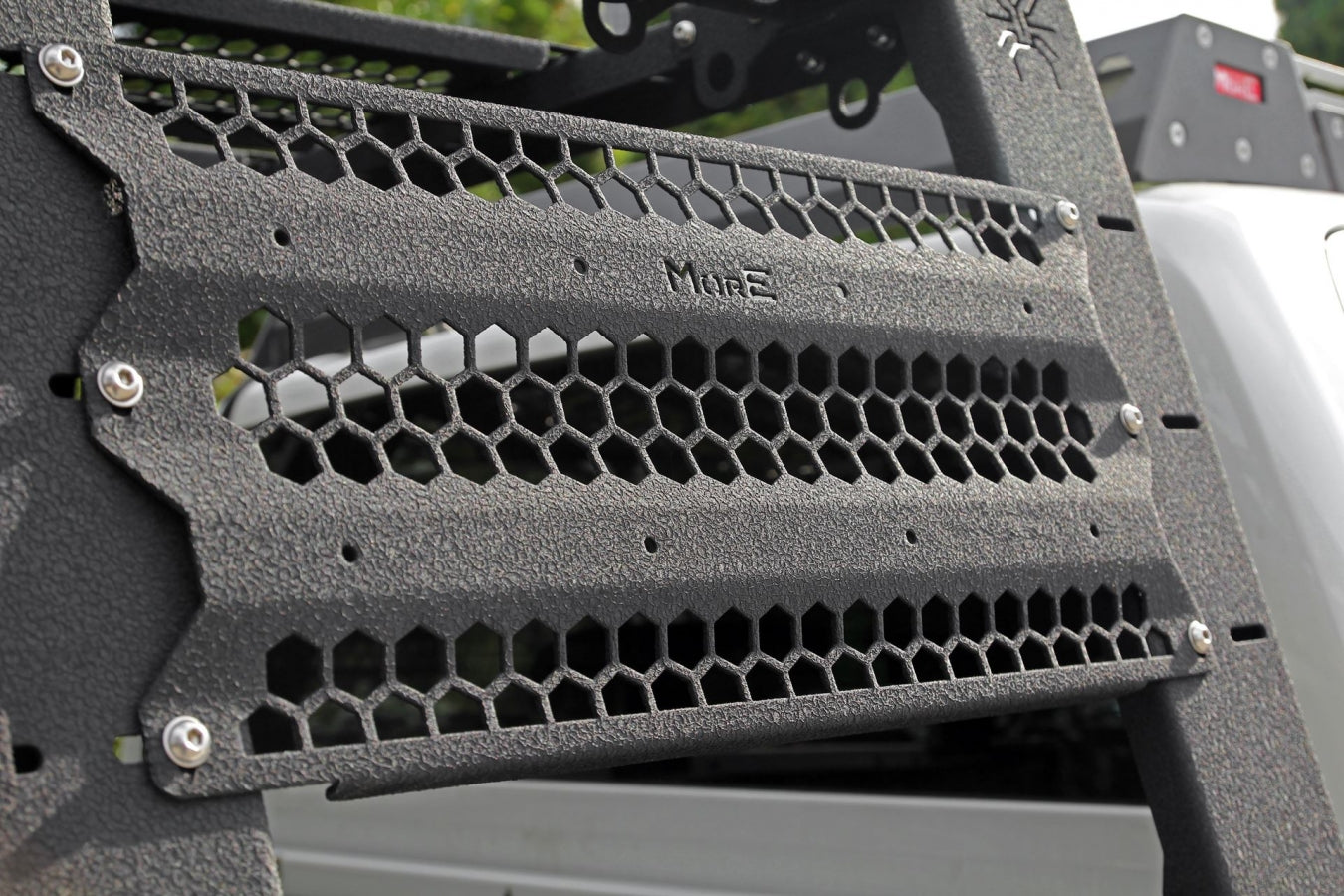 Bed Rack Mark II hoch für Pickups – offene Ladefläche mit Panels