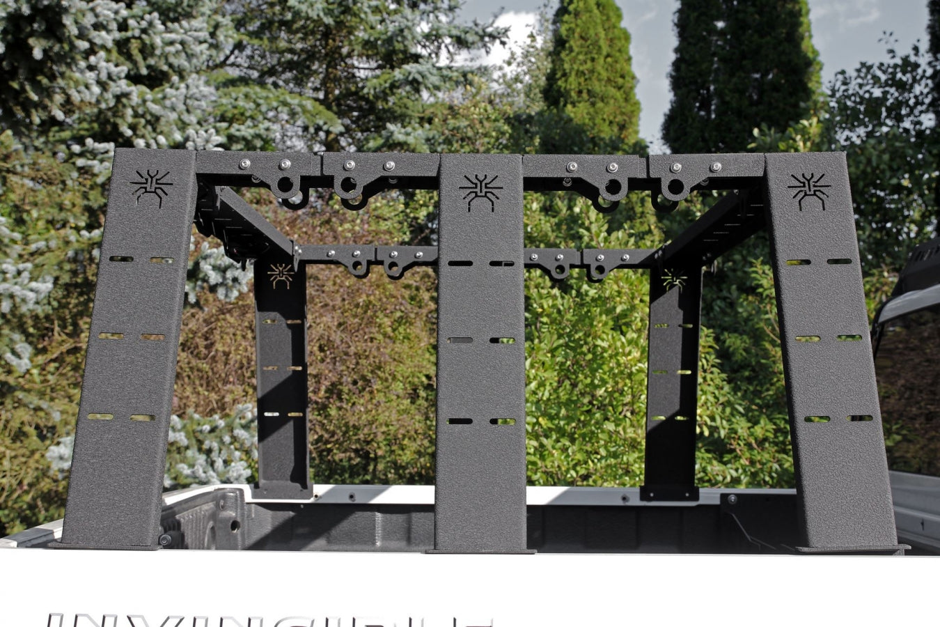 Bed Rack Mark II hoch kurz für Pickups – Rollo & Rollbar