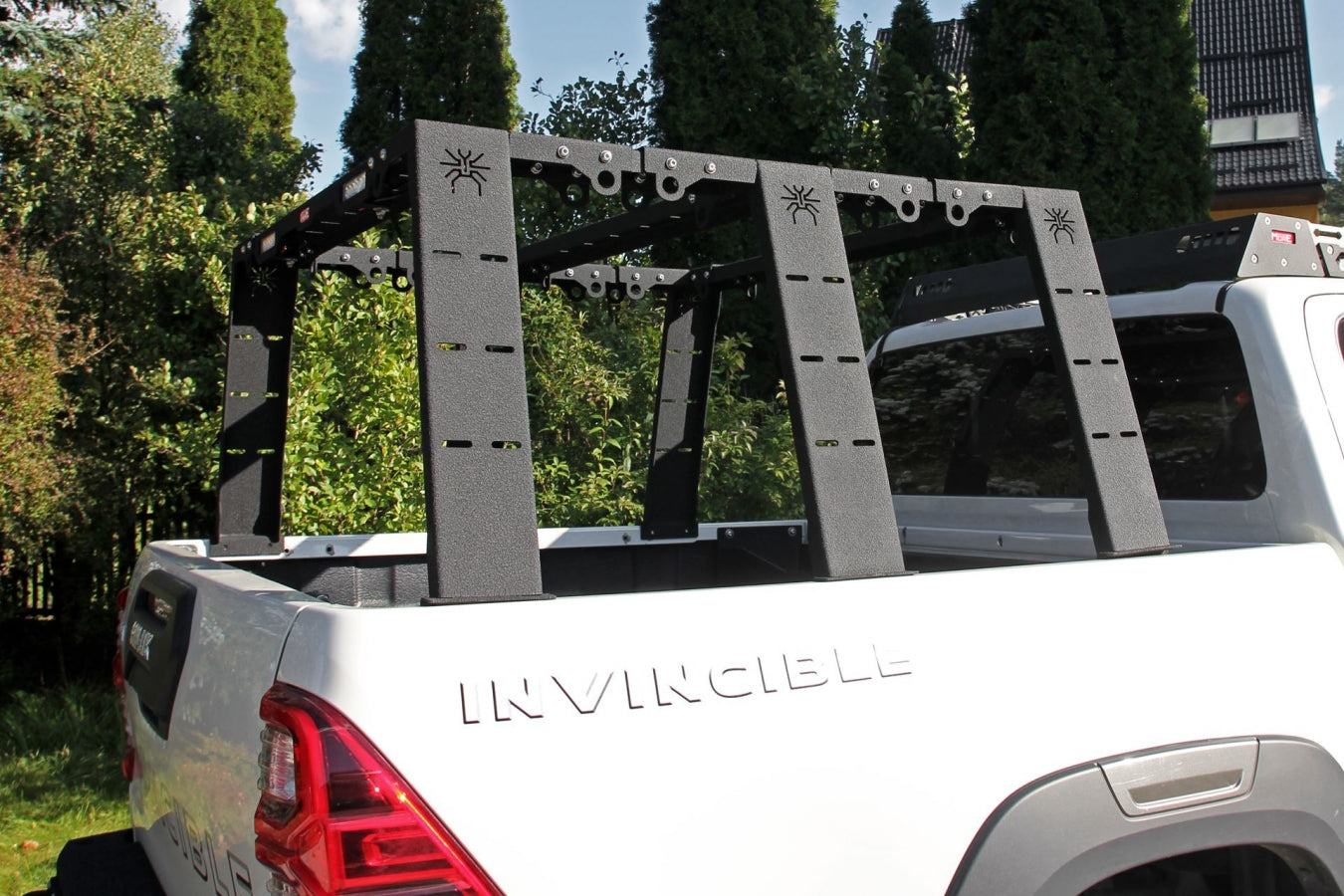 Bed Rack Mark II hoch kurz für Pickups – Rollo & Rollbar