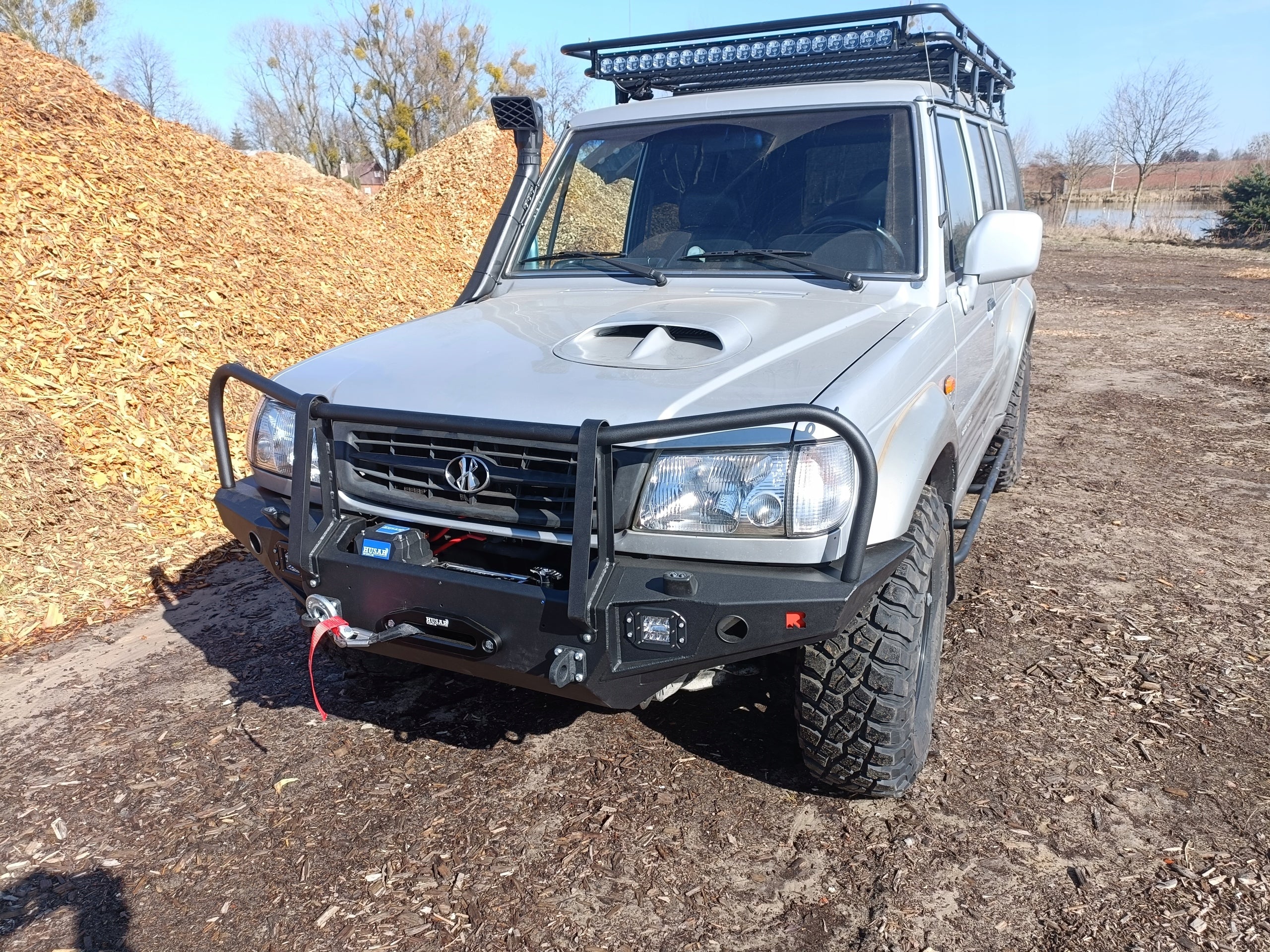 Pare-chocs treuil avec bullbar et tubes de protection de phares avant Hyundai Galloper
