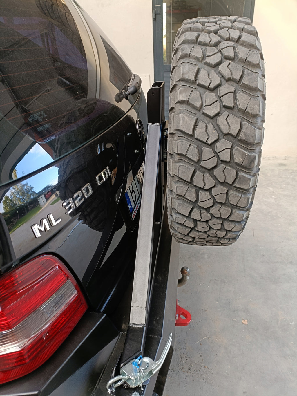 Spare Wheel Carrier - Mercedes ML W164 Steel Bumper