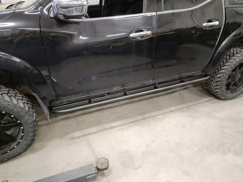 Protections tubulaires latérales Rockslider Nissan Navara D23