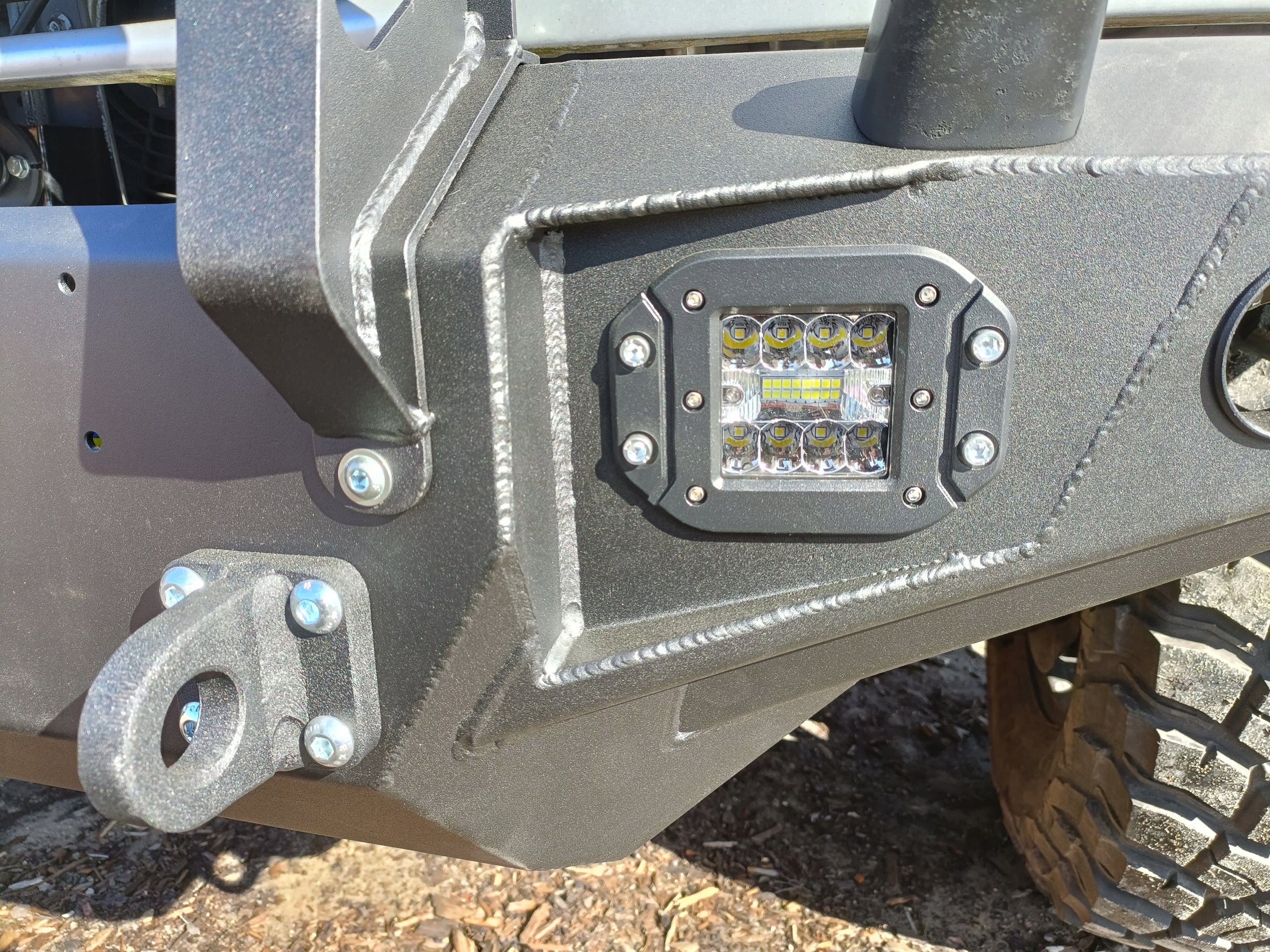 Pare-chocs treuil avec bullbar et tubes de protection de phares avant Hyundai Galloper