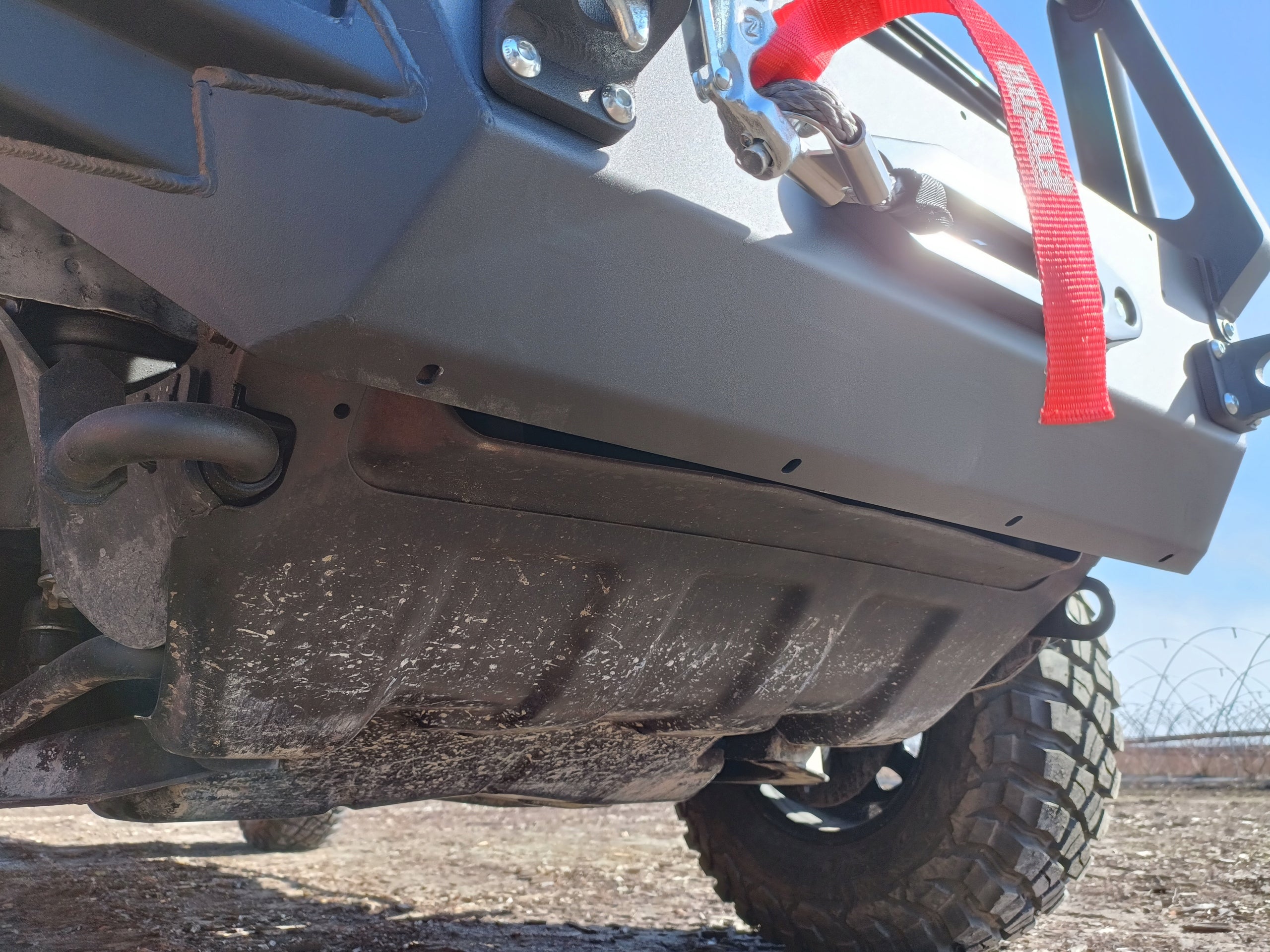 Pare-chocs avec treuil et barre de protection avant Hyundai Galloper