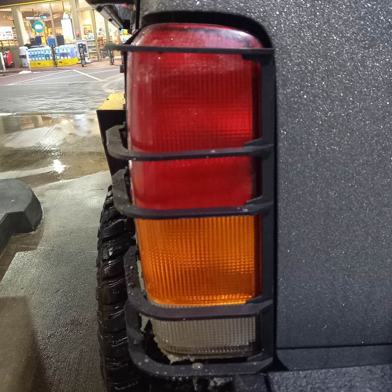 Rücklicht Schutzgitter Jeep Cherokee XJ (97-01)