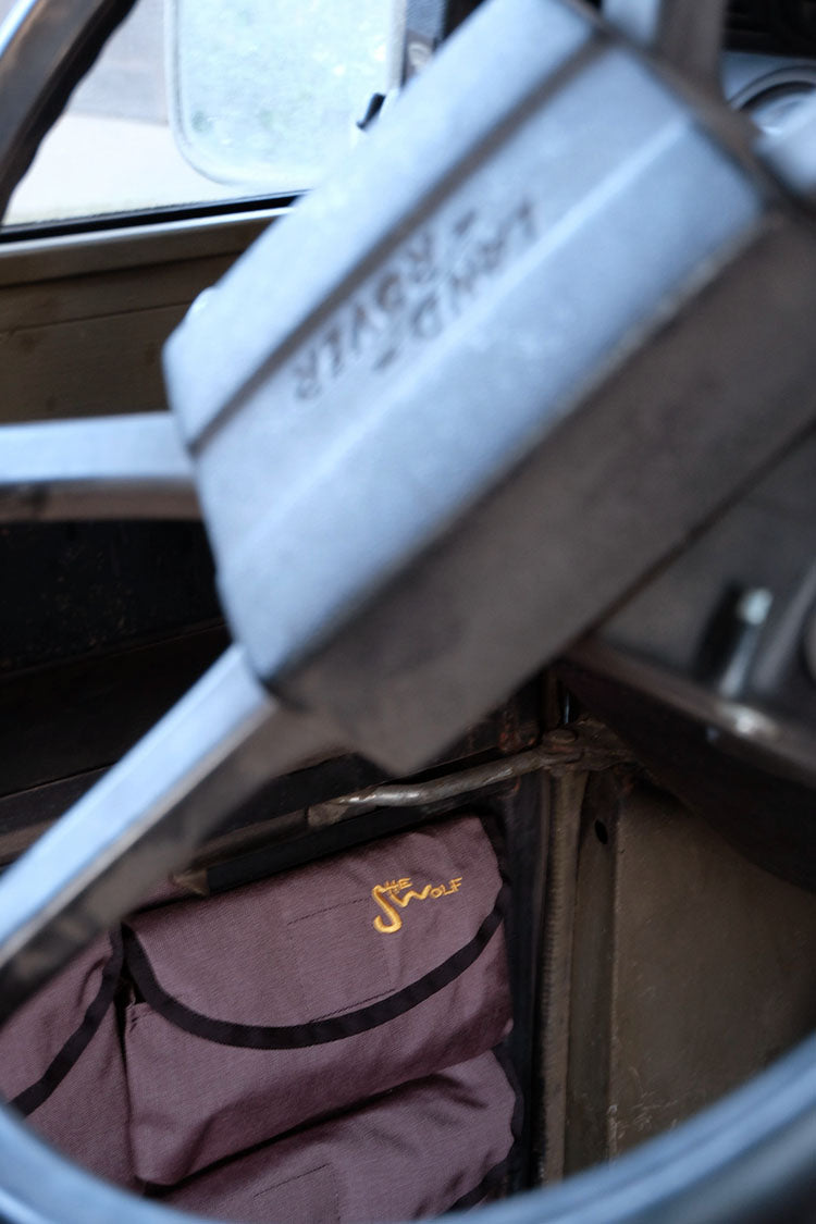 Compartiment de rangement de porte avant, compatible avec les Land Rover Defender séries 90 à 110.