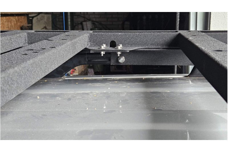 Dachgepäckkorb-Halter Toyota Land Cruiser J120 mit Reling – Detailansicht 2
