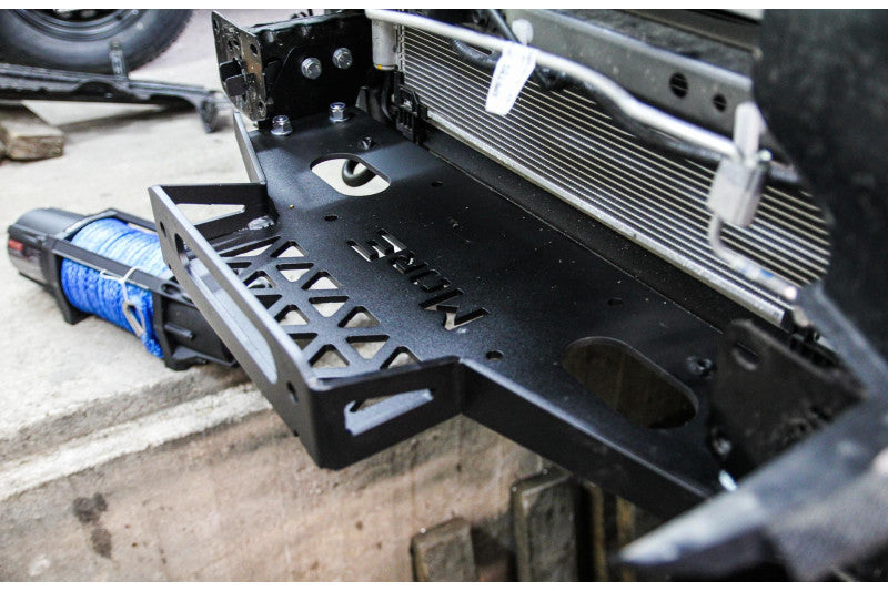 Plaque de montage pour treuil pour Toyota Hilux Revo 2020+