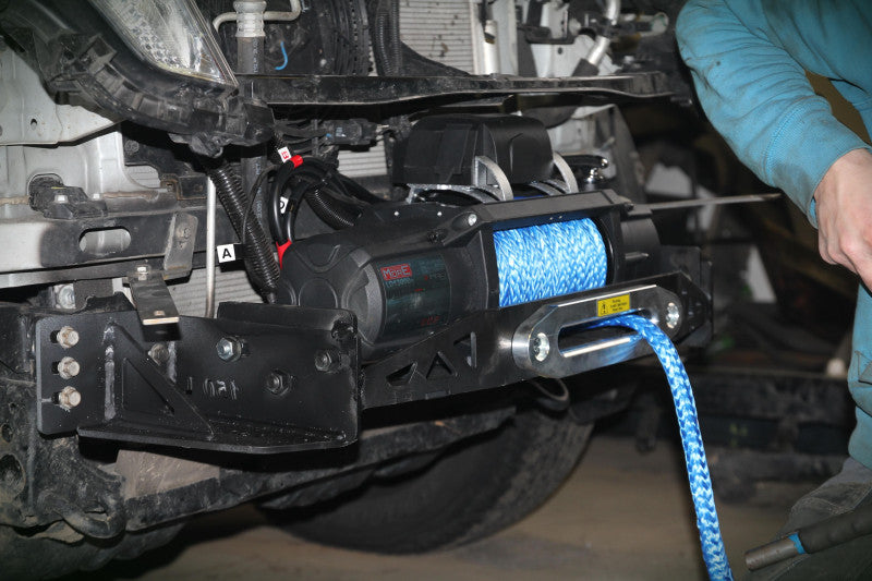 Montageplatte für Seilwinde Toyota Land Cruiser 150