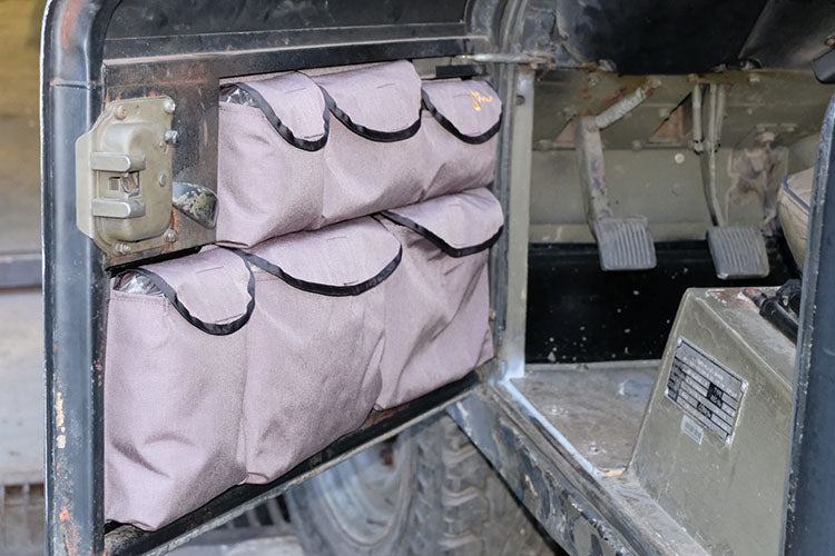 Compartiment de rangement de porte avant, compatible avec les Land Rover Defender séries 90 à 110.