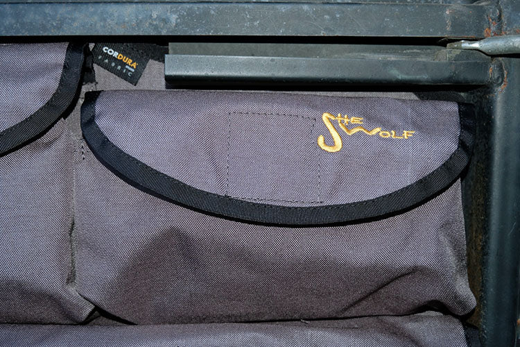 Compartiment de rangement de porte avant, compatible avec les Land Rover Defender séries 90 à 110.