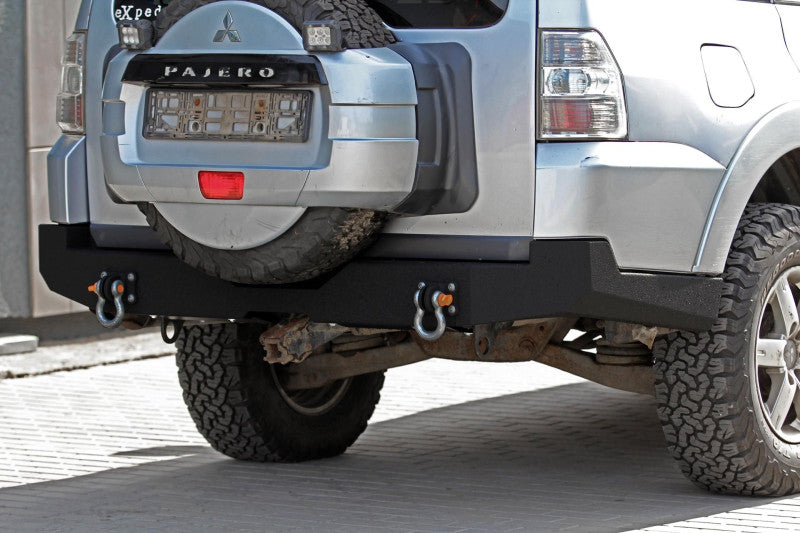Stahl-Heckstoßstange Mitsubishi Pajero 4 V80 lang