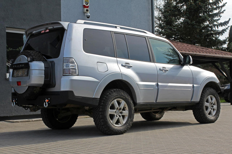 Stahl-Heckstoßstange Mitsubishi Pajero 4 V80 lang