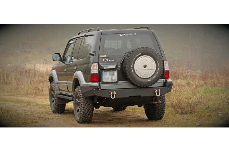 Stahl-Heckstoßstange Toyota Land Cruiser J90 – Detailansicht